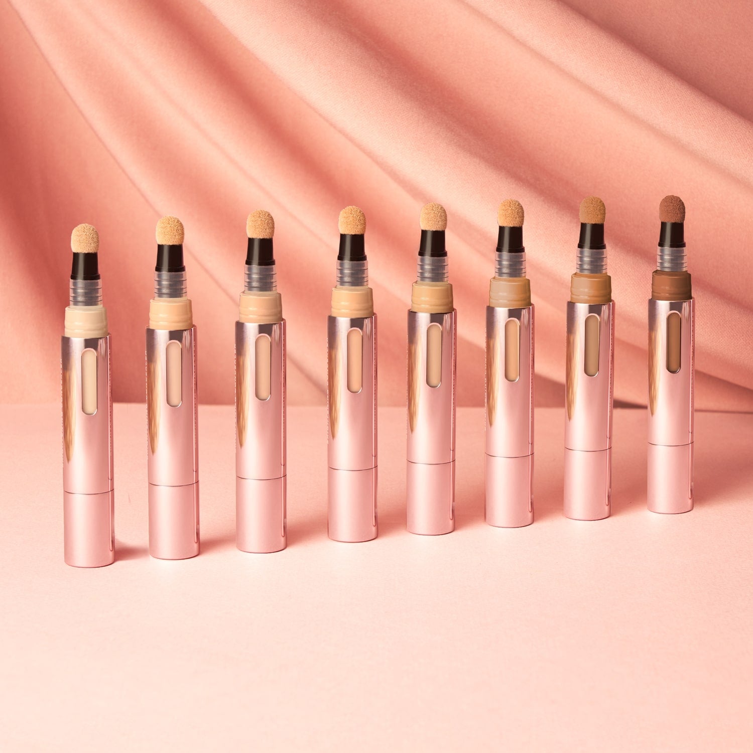 The plush pen brightening concealer lifestyle